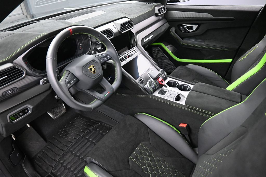 Used 2024 Lamborghini Urus Performante AWD/4WD image 4