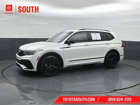 Used 2023 Volkswagen Tiguan SE R-Line FWD image 7