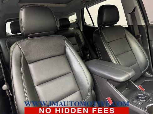 Used 2022 GMC Terrain SLT w/ Tech Package image 21