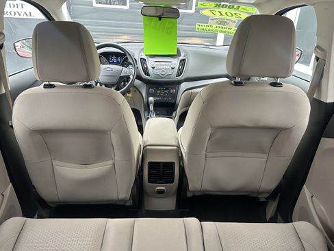 Used 2017 Ford Escape SE image 12