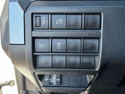Certified 2025 Toyota Tacoma SR5 AWD/4WD image 23