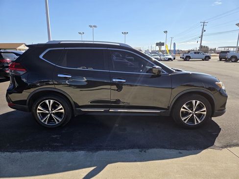 Used 2017 Nissan Rogue SL w/ SL Premium Package image 2