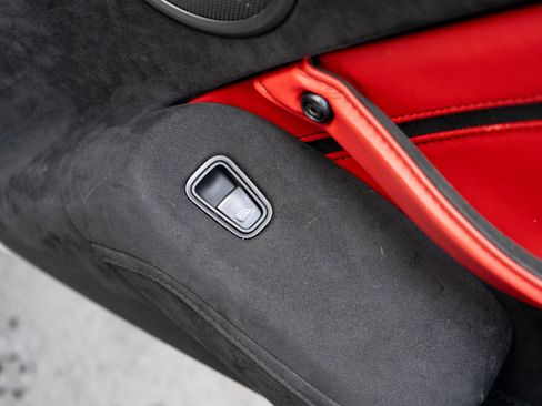 Used 2020 Aston Martin V8 Vantage Coupe RWD image 28