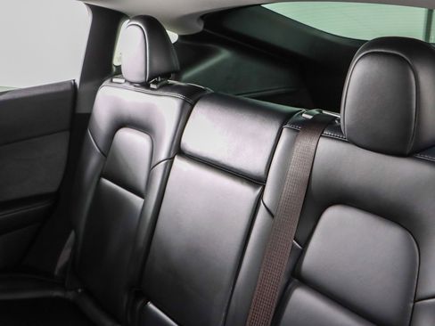 Used 2023 Tesla Model Y Long Range image 22