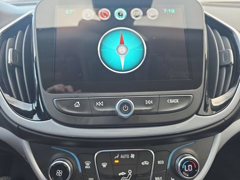 Used 2017 Chevrolet Volt LT w/ Comfort Package FWD image 21