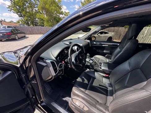 Used 2014 Porsche Cayenne image 21