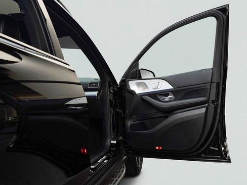 Used 2024 Mercedes-Benz GLS 63 AMG 4MATIC image 20