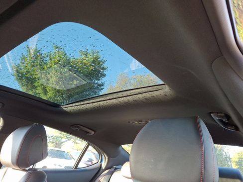 Used 2025 Genesis G70 2.5T w/ Sport Prestige Package image 21