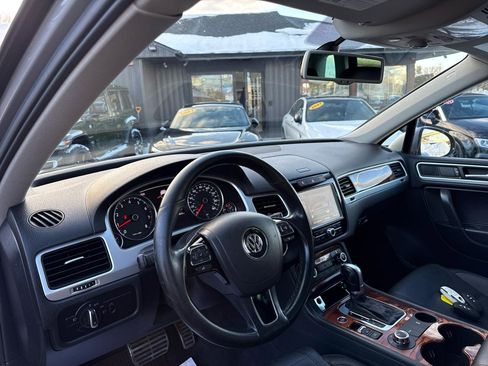 Used 2011 Volkswagen Touareg Hybrid image 22