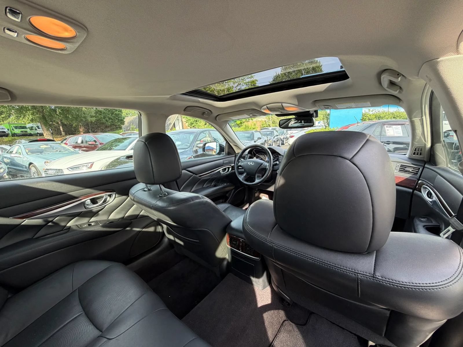 Used 2017 INFINITI Q70 L 3.7 AWD/4WD image 31