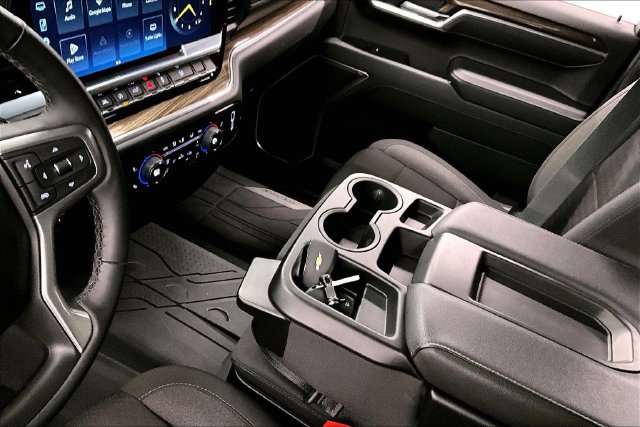 Used 2025 Chevrolet Silverado 1500 LT AWD/4WD image 18