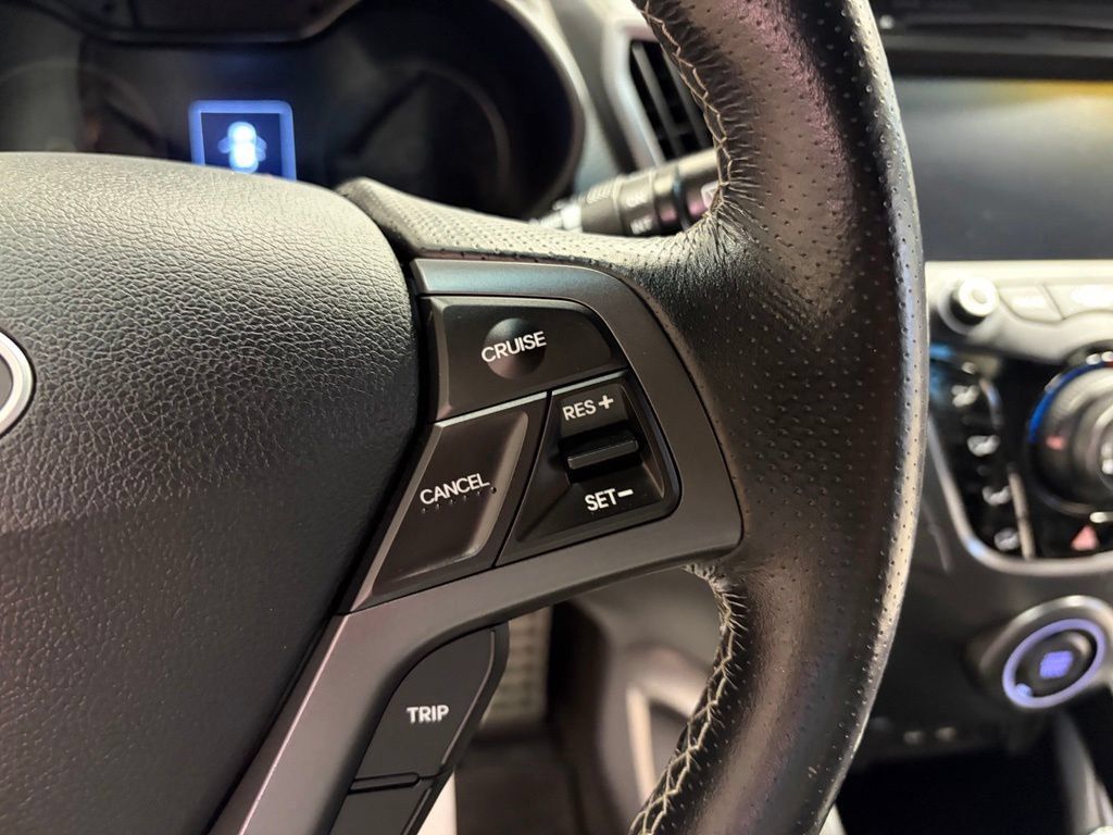 Used 2016 Hyundai Veloster Turbo FWD image 13