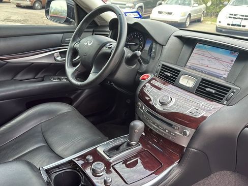 Used 2017 INFINITI Q70 L 3.7 image 16