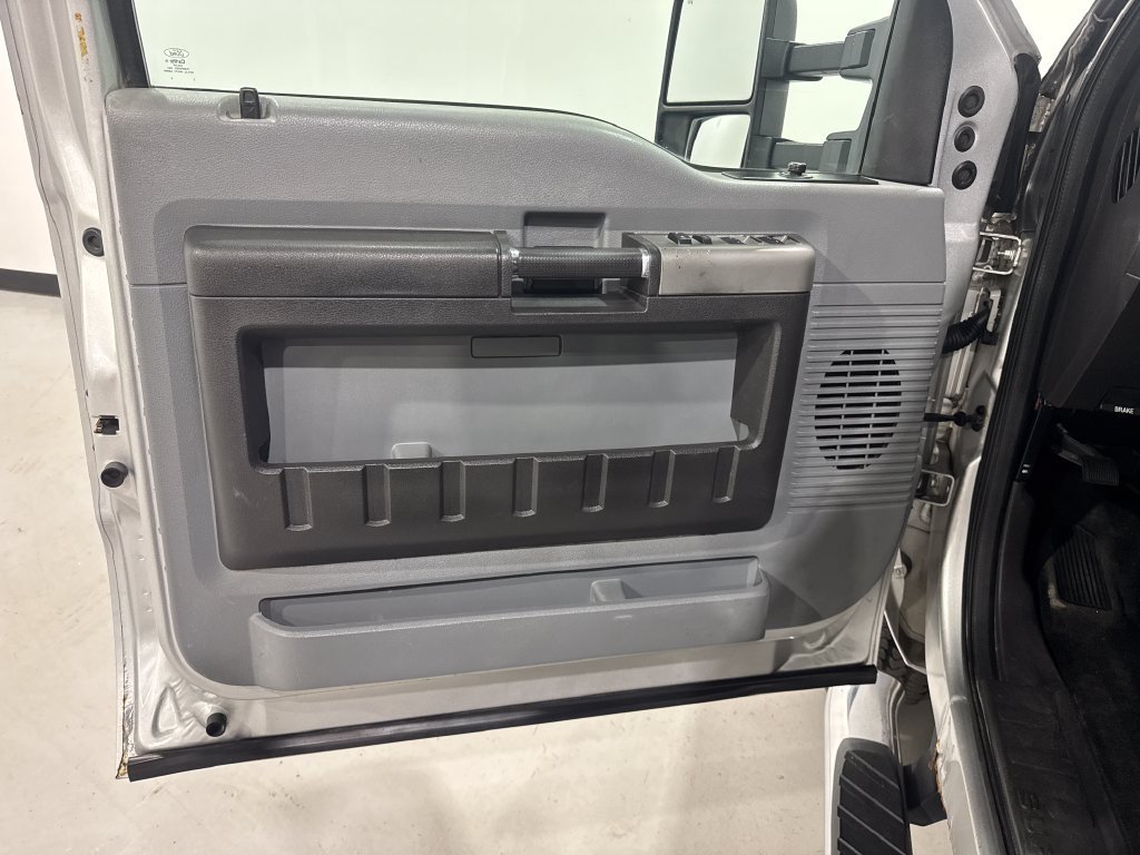 Used 2012 Ford F250 XLT w/ Snow Plow Prep Pkg AWD/4WD image 13