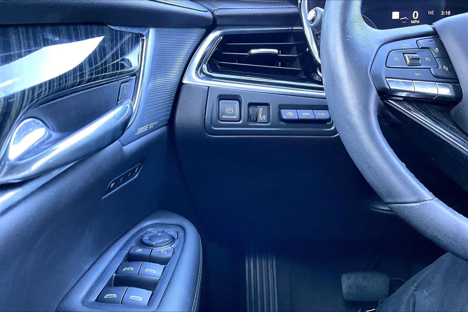 Used 2023 Cadillac XT6 Premium Luxury w/ Technology Package FWD image 36