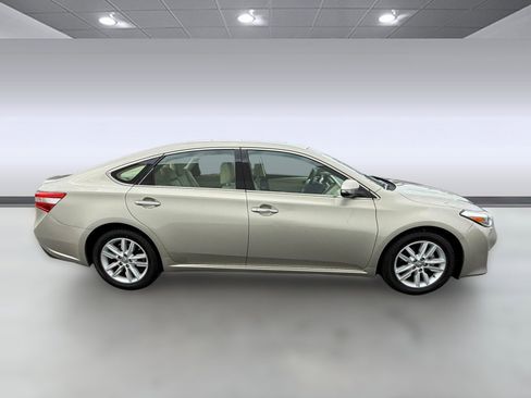 Used 2014 Toyota Avalon XLE image 7