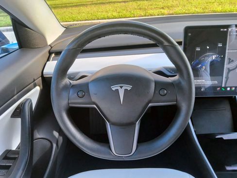 Used 2019 Tesla Model 3 RWD image 7