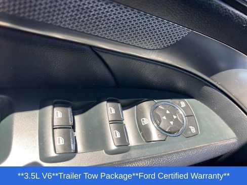 Used 2018 Ford Explorer XLT w/ Equipment Group 202A AWD/4WD image 17