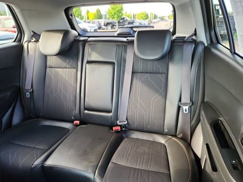 Used 2019 Chevrolet Trax LT w/ LT Convenience Package FWD image 28