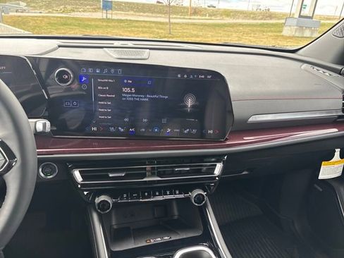 New 2026 Chevrolet Traverse RS w/ LPO, Floor Liner Package AWD/4WD image 18