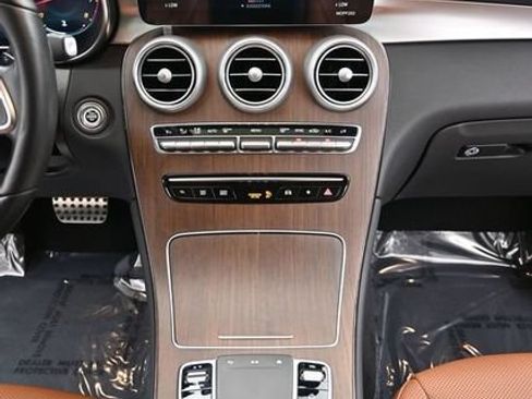 Used 2022 Mercedes-Benz GLC 300 4MATIC Coupe image 15