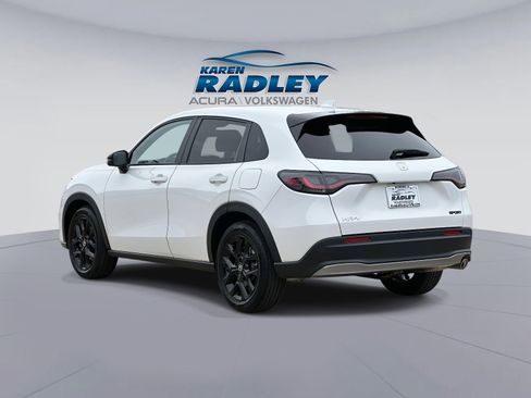 Used 2025 Honda HR-V Sport image 4