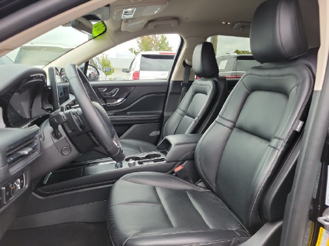 Used 2023 Lincoln Corsair AWD w/ Equipment Group 101A image 5