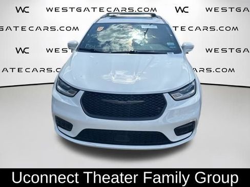 Used 2021 Chrysler Pacifica Limited w/ Uconnect Theater Family Group AWD/4WD image 7
