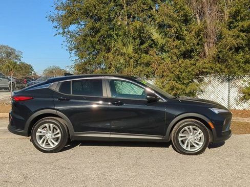 Used 2025 Buick Envista Preferred w/ Convenience I Package image 3