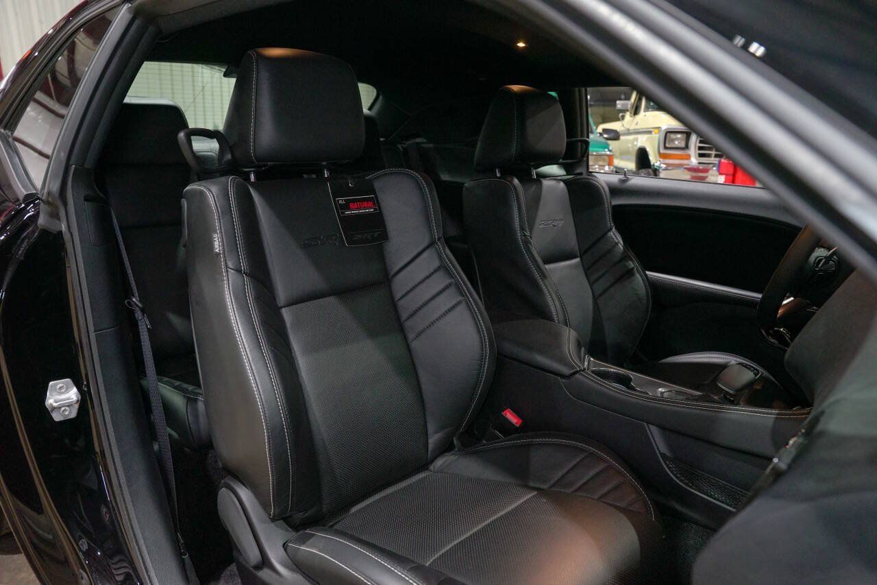 Used 2016 Dodge Challenger SRT Hellcat RWD image 37