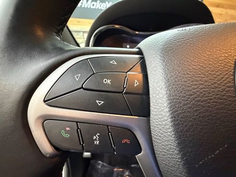 Used 2019 Jeep Grand Cherokee Limited AWD/4WD image 22