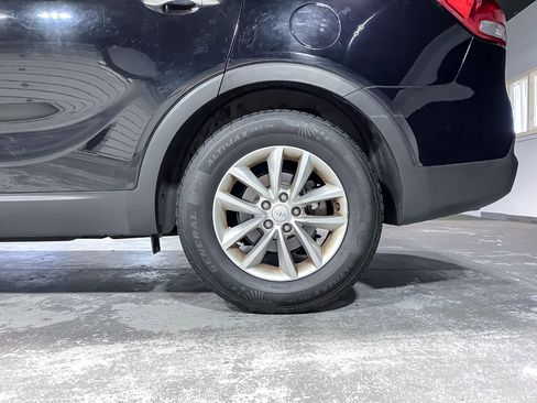 Used 2016 Kia Sorento LX image 10