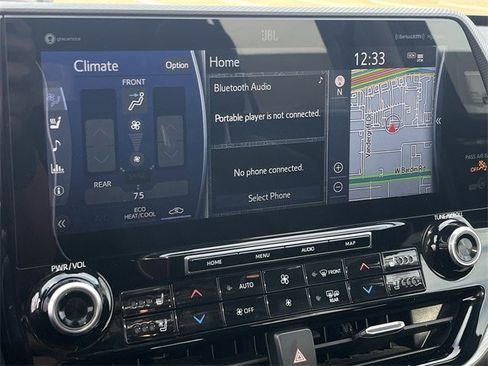 Used 2022 Toyota Highlander Platinum image 19