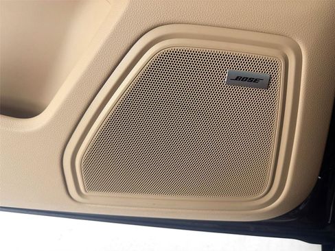 New 2026 Porsche Macan Turbo image 9