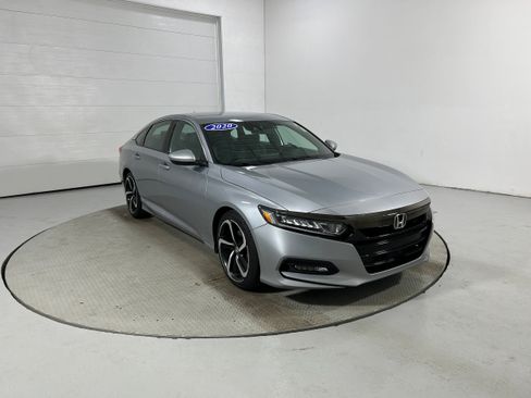 Used 2020 Honda Accord Sport image 2