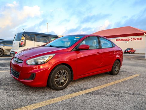 Used 2017 Hyundai Accent SE FWD image 3