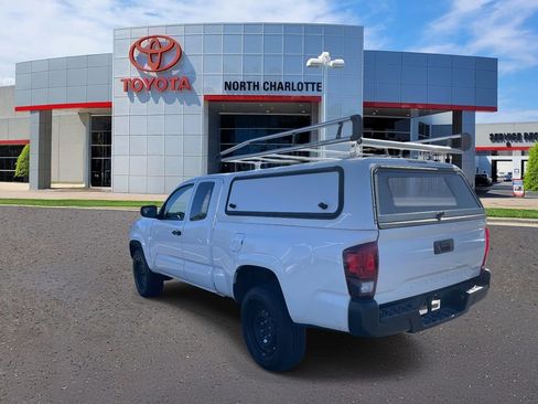 Used 2022 Toyota Tacoma SR image 8