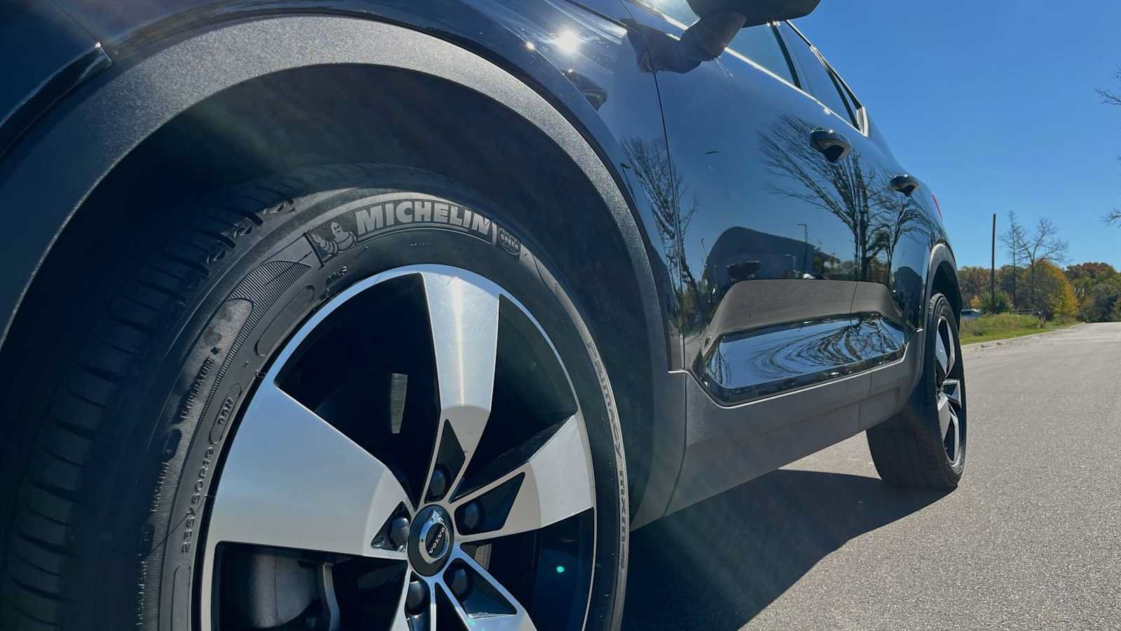 Used 2022 Volvo XC40 T5 Momentum w/ Premium Package AWD/4WD image 17