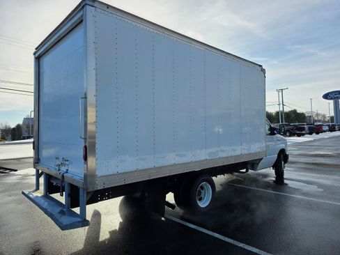 Used 2019 Ford E-350 and Econoline 350 Super Duty w/ Power Windows & Locks Group image 5