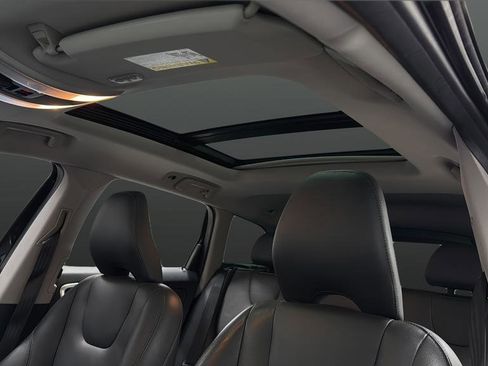 Used 2016 Volvo XC60 T6 w/ Proximity Package image 12