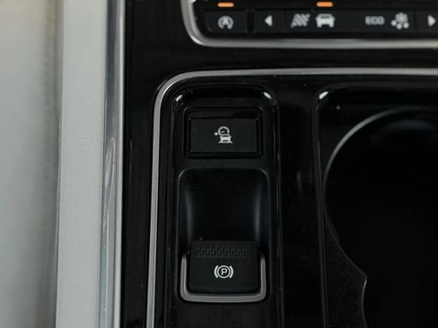 Used 2016 Jaguar XF Prestige image 32