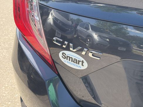 Used 2017 Honda Civic Touring image 11