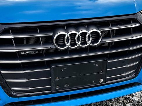 Used 2020 Audi Q5 e Premium Plus w/ Premium Plus Package image 26