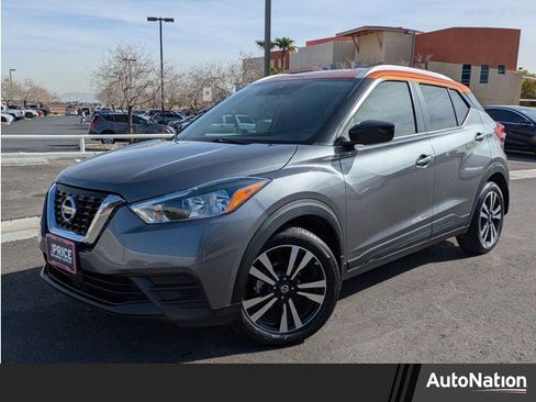 Used 2020 Nissan Kicks SV image 1