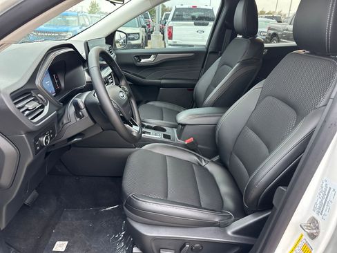 New 2026 Ford Escape SE image 9