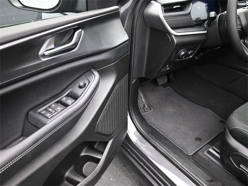 New 2025 Jeep Grand Cherokee Laredo image 14