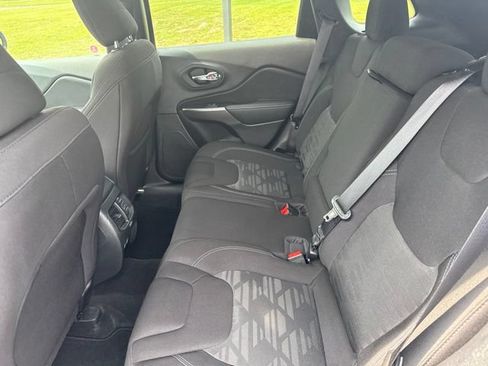 Used 2022 Jeep Cherokee Latitude AWD/4WD image 31