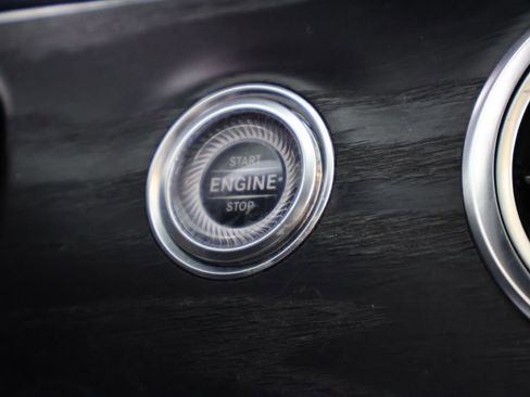 Used 2017 Mercedes-Benz E 300 4MATIC image 34