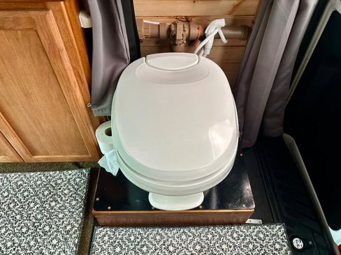 Used 2019 Ford Transit 250 148 Medium Roof image 30