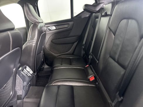 Used 2024 Volvo XC40 B5 Ultimate w/ Protection Package Premier image 20